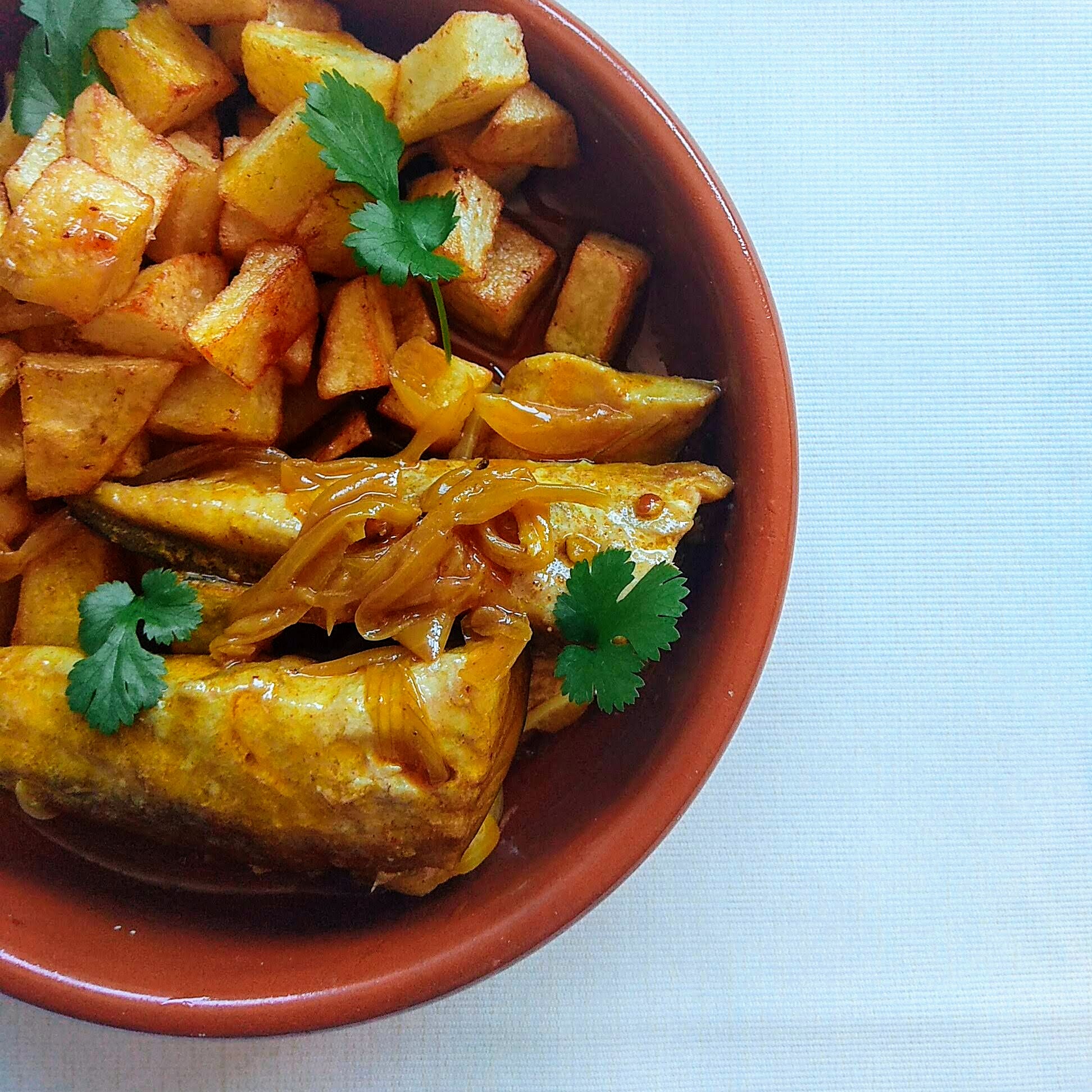 Receta fácil de caballa en escabeche. Descúbrela en: www.cocinandoconlola.com
